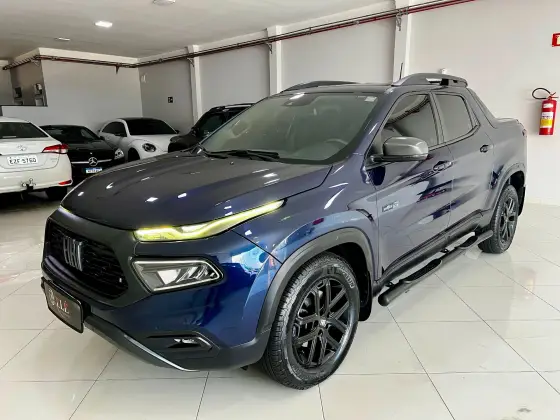 FIAT TORO 2.0 16V TURBO DIESEL ULTRA 4WD AT9 FIAT TORO 2.0 16V TURBO DIESEL ULTRA 4WD AT9