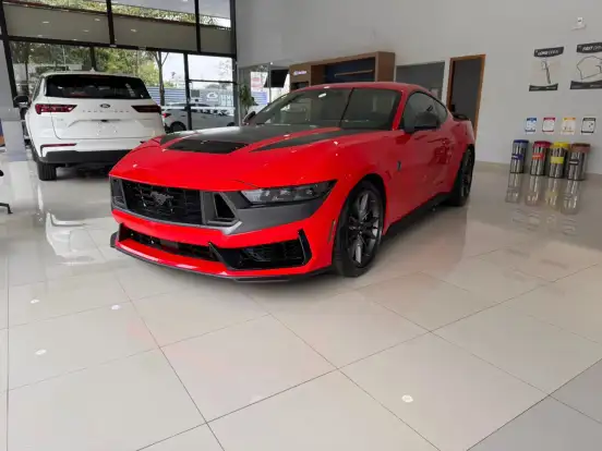FORD-MUSTANG-2025