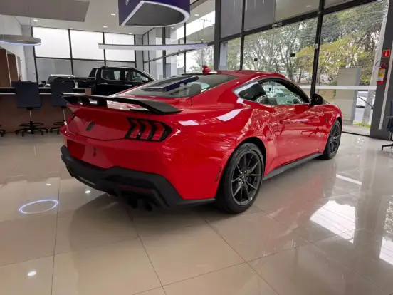 FORD-MUSTANG-2025
