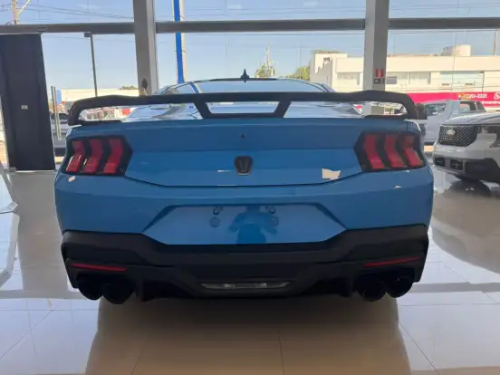 FORD-MUSTANG-2025