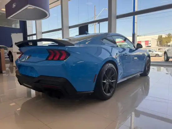 FORD-MUSTANG-2025