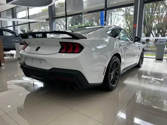 FORD-MUSTANG-2025