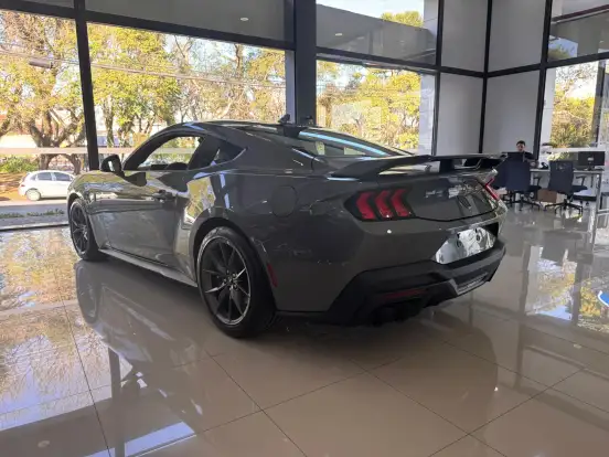 FORD-MUSTANG-2025