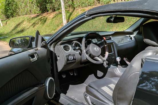 FORD-MUSTANG-2010