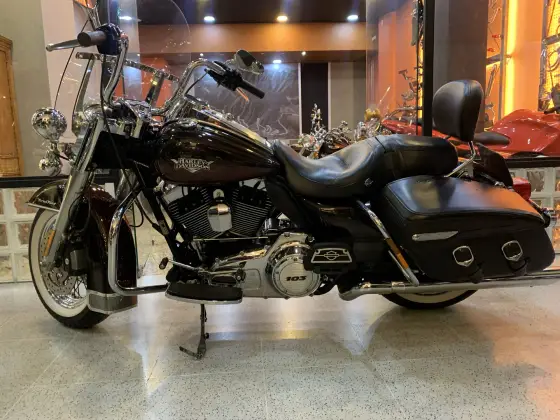 HARLEY-DAVIDSON ROAD KING CLASSIC HARLEY-DAVIDSON ROAD KING CLASSIC