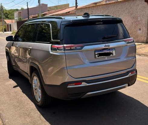 JEEP-COMMANDER-2023
