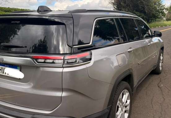 JEEP-COMMANDER-2023