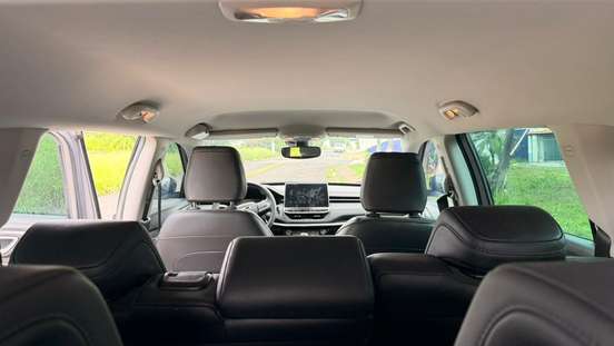JEEP-COMMANDER-2023
