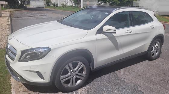 MERCEDES-BENZ GLA 200 1.6 CGI ENDURO 16V TURBO FLEX 4P AUTOMÁTICO