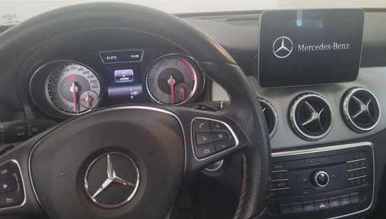 MERCEDES-BENZ-GLA 200-2016