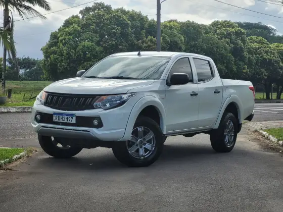 MITSUBISHI L200 TRITON 2.4 16V TURBO DIESEL SPORT GLS CD 4P 4X4 AUTOMÁTICO MITSUBISHI L200 TRITON 2.4 16V TURBO DIESEL SPORT GLS CD 4P 4X4 AUTOMÁTICO