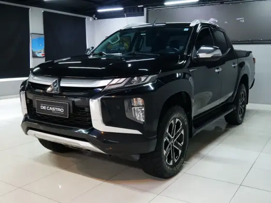 MITSUBISHI L200 TRITON 2.4 16V TURBO DIESEL SPORT HPE-S CD 4P 4X4 AUTOMÁTICO MITSUBISHI L200 TRITON 2.4 16V TURBO DIESEL SPORT HPE-S CD 4P 4X4 AUTOMÁTICO