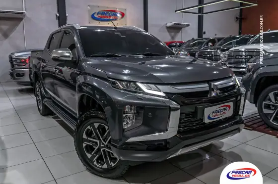 MITSUBISHI L200 TRITON 2.4 16V TURBO DIESEL SPORT HPE-S CD 4P 4X4 AUTOMÁTICO MITSUBISHI L200 TRITON 2.4 16V TURBO DIESEL SPORT HPE-S CD 4P 4X4 AUTOMÁTICO