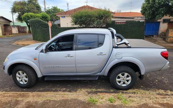 MITSUBISHI-L200 TRITON-2011