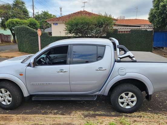 MITSUBISHI-L200 TRITON-3.5 HPE 4X4 CD V6 24V FLEX 4P AUTOMÁTICO MITSUBISHI-L200 TRITON-2011