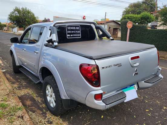 MITSUBISHI-L200 TRITON-2011