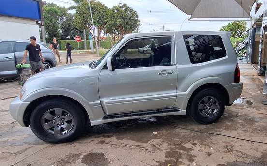 MITSUBISHI-PAJERO-2003