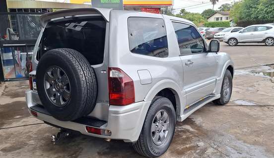 MITSUBISHI-PAJERO-2003