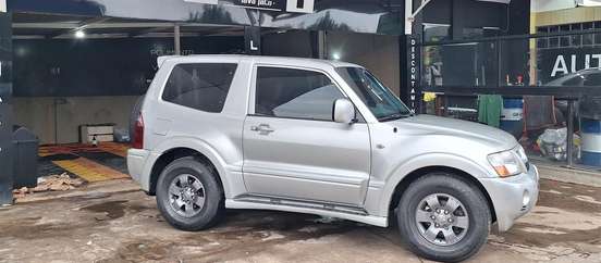 MITSUBISHI-PAJERO-2003