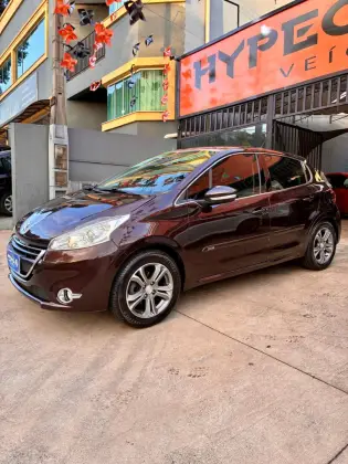 PEUGEOT 208 1.6 GRIFFE 16V FLEX 4P AUTOMÁTICO PEUGEOT 208 1.6 GRIFFE 16V FLEX 4P AUTOMÁTICO