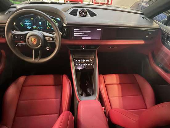 PORSCHE-MACAN-2024