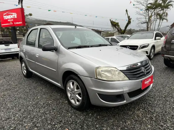 RENAULT LOGAN 1.6 EXPRESSION 8V HI-FLEX 4P MANUAL