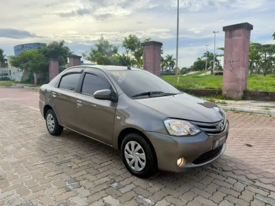 TOYOTA ETIOS 1.5 XS SEDAN 16V FLEX 4P AUTOMÁTICO