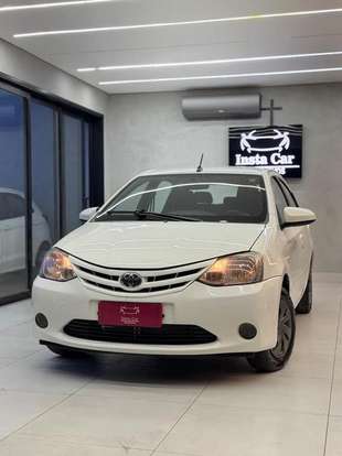 TOYOTA-ETIOS-2016