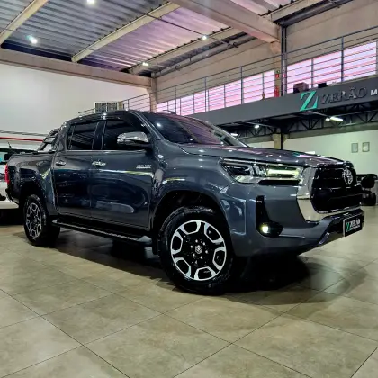 TOYOTA HILUX 2.8 D-4D TURBO DIESEL CD SRV 4X4 AUTOMÁTICO