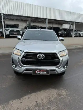 TOYOTA HILUX 2.8 D-4D TURBO DIESEL CD SRV 4X4 AUTOMÁTICO