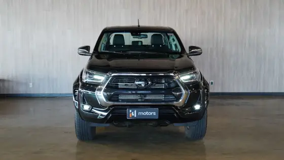 TOYOTA HILUX 2.8 D-4D TURBO DIESEL CD SRX PLUS 4X4 AUTOMÁTICO TOYOTA HILUX 2.8 D-4D TURBO DIESEL CD SRX PLUS 4X4 AUTOMÁTICO
