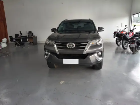 TOYOTA HILUX SW4 2.8 SRX 4X4 16V TURBO INTERCOOLER DIESEL 4P AUTOMÁTICO