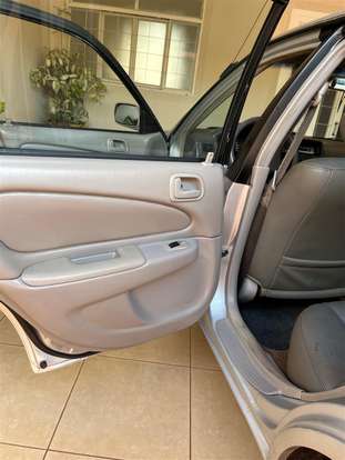 TOYOTA-COROLLA-2001