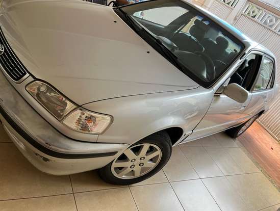 TOYOTA-COROLLA-2001