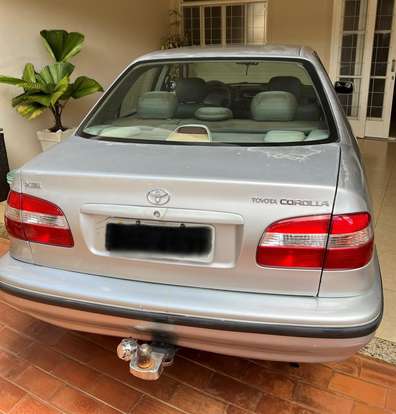 TOYOTA-COROLLA-2001
