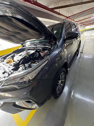 TOYOTA HILUX SW4 2.8 SRX 4X4 16V TURBO INTERCOOLER DIESEL 4P AUTOMÁTICO