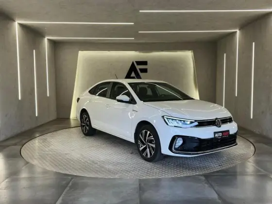 VOLKSWAGEN VIRTUS 1.0 200 TSI HIGHLINE AUTOMÁTICO