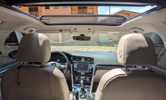 VOLKSWAGEN-GOLF-2016