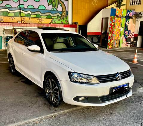 VOLKSWAGEN JETTA 2.0 TSI HIGHLINE 211CV GASOLINA 4P TIPTRONIC