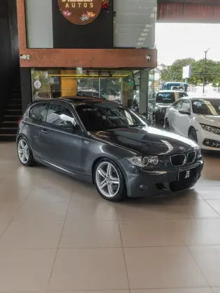 BMW 130i 3.0 SPORT HATCH 24V GASOLINA 2P AUTOMÁTICO BMW 130i 3.0 SPORT HATCH 24V GASOLINA 2P AUTOMÁTICO