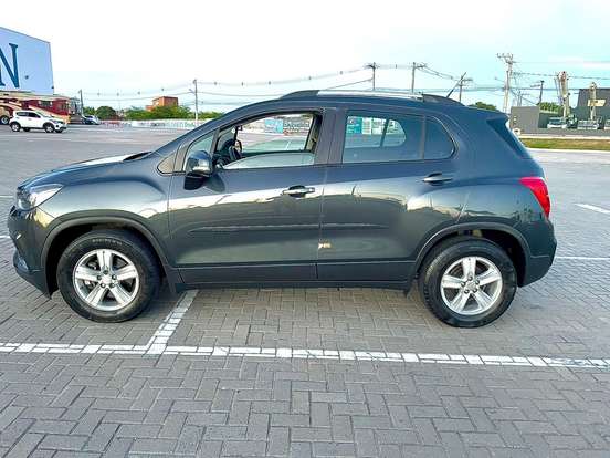 CHEVROLET-TRACKER-2019