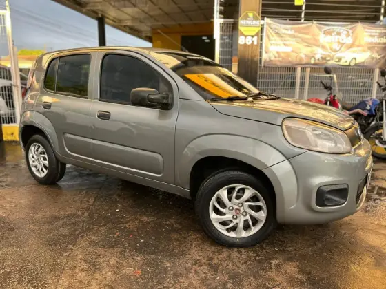 FIAT UNO 1.0 EVO ATTRACTIVE 8V FLEX 4P MANUAL FIAT UNO 1.0 EVO ATTRACTIVE 8V FLEX 4P MANUAL