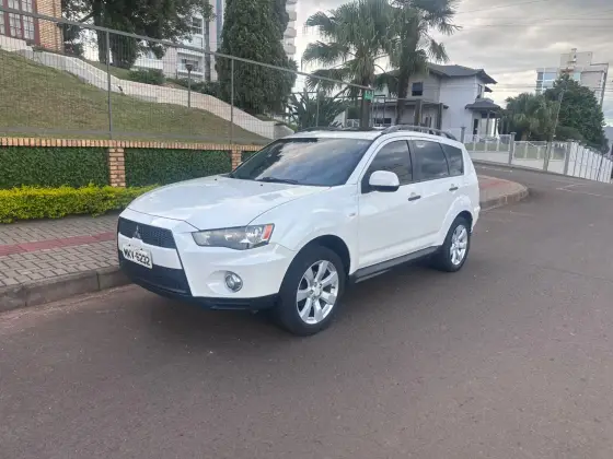 MITSUBISHI OUTLANDER 2.0 16V GASOLINA 4P AUTOMÁTICO MITSUBISHI OUTLANDER 2.0 16V GASOLINA 4P AUTOMÁTICO
