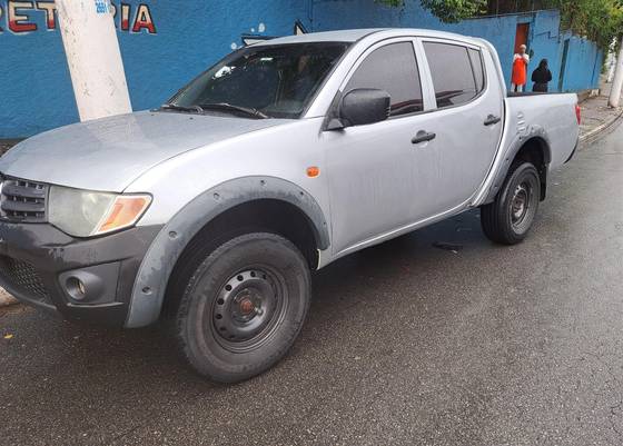 MITSUBISHI L200 TRITON 2.4 16V TURBO DIESEL SPORT GL CD 4P 4X4 MANUAL