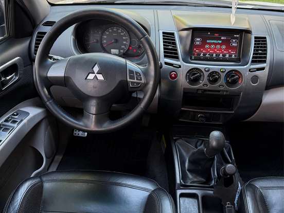 MITSUBISHI-PAJERO-3.2 HD S 4X4 16V TURBO INTERCOOLER DIESEL 4P MANUAL MITSUBISHI-PAJERO-2017