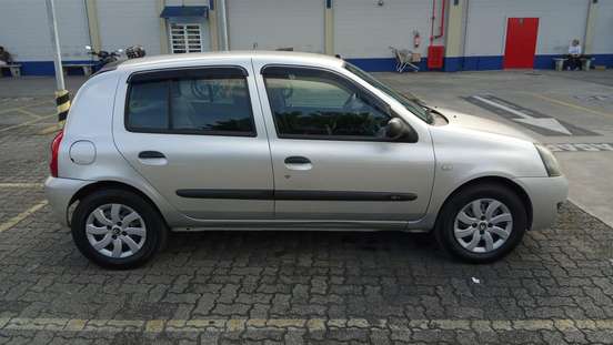RENAULT-CLIO-2010
