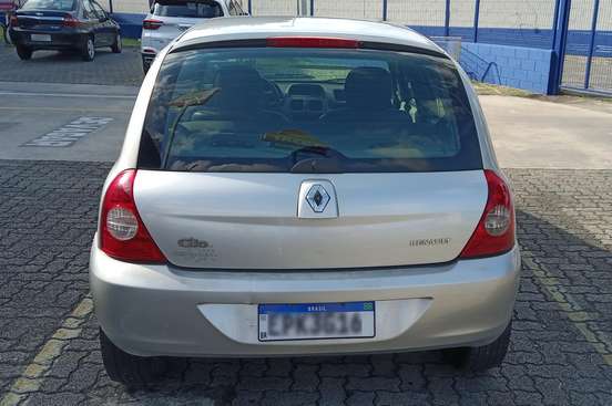 RENAULT-CLIO-2010