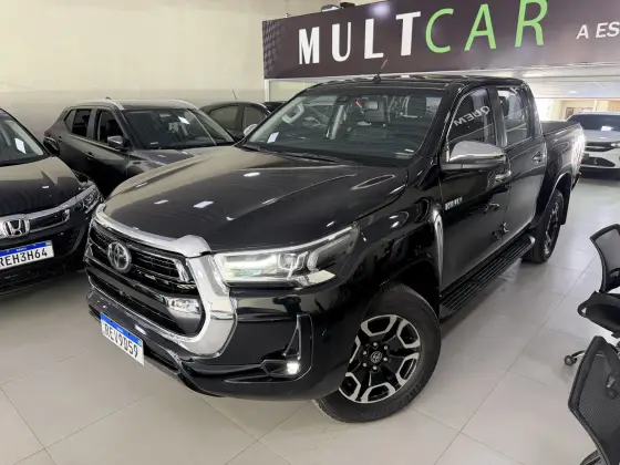 TOYOTA HILUX 2.8 D-4D TURBO DIESEL CD SRX 4X4 AUTOMÁTICO