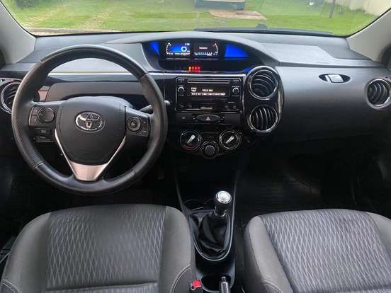 TOYOTA-ETIOS-2016