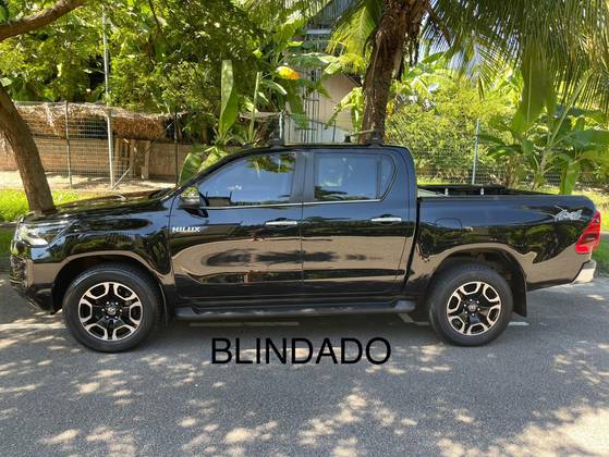 TOYOTA HILUX 2.8 D-4D TURBO DIESEL CD SRX LIMITED 4X4 AUTOMÁTICO